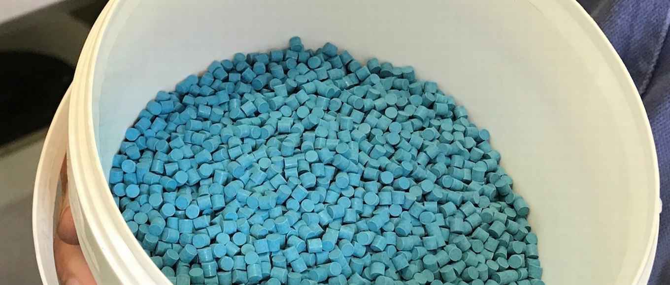 Cyanide decomposition catalyst pellets